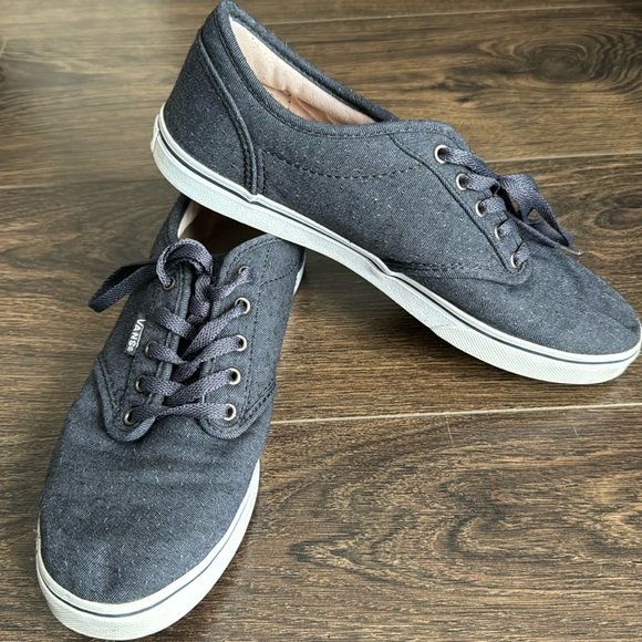Vans Women’s Atwood Lowtops in Navy - Picture 1 of 10